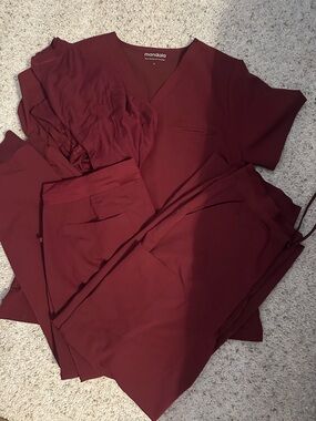 Mandala wine  Scrub Set